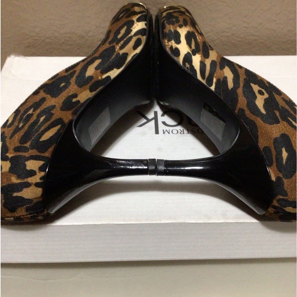 J. RENNE LEOPARD HEELS - Picture 5 of 14